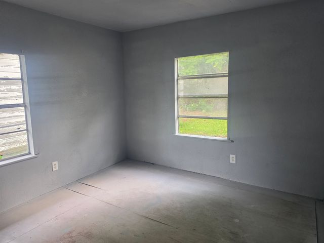 1650 E Polk Street, Paris, TX 75460