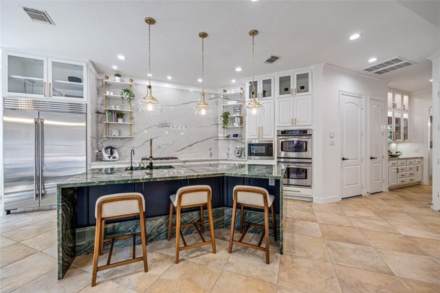 59 Nocturne Woods Place, The Woodlands, TX 77382