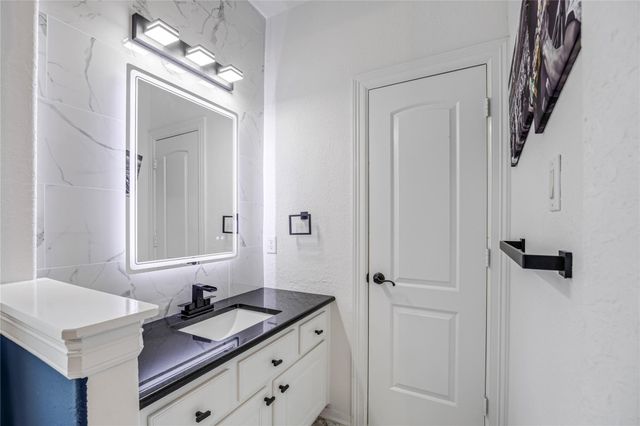 59 Nocturne Woods Place, The Woodlands, TX 77382