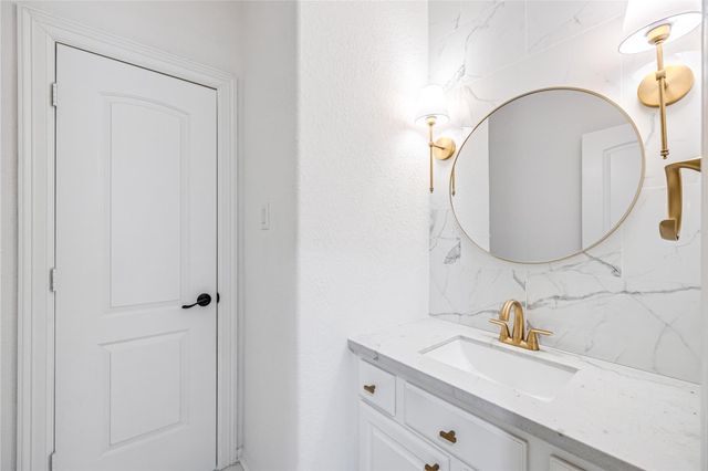 59 Nocturne Woods Place, The Woodlands, TX 77382