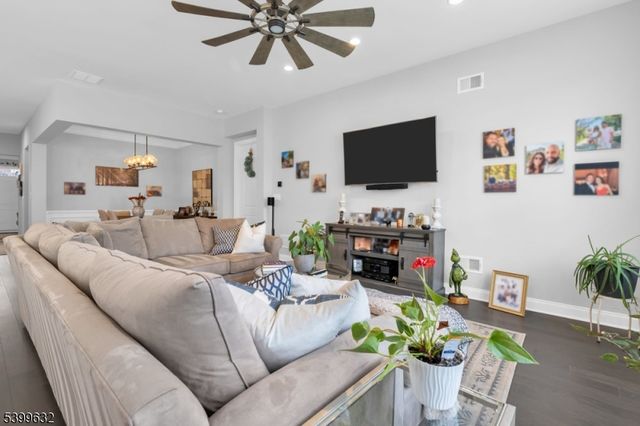 48 Drake Way, Mount Olive Twp., NJ 07836