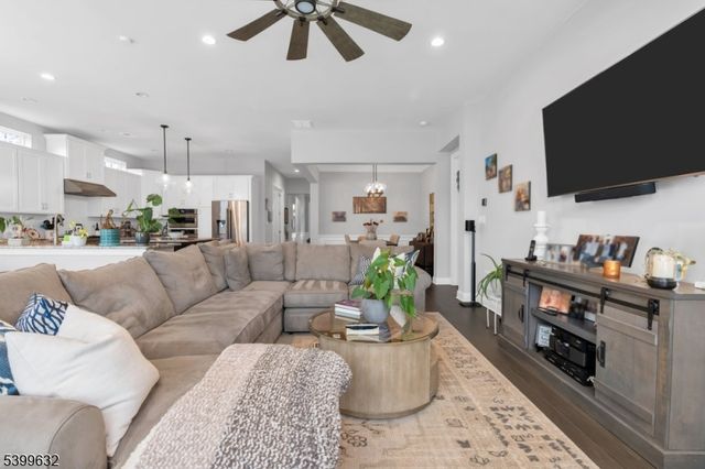 48 Drake Way, Mount Olive Twp., NJ 07836