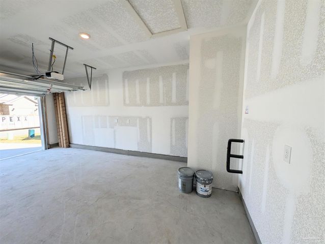 9907 Starling Dr, Pensacola, FL 32506