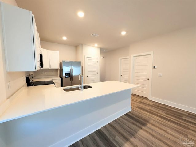 9907 Starling Dr, Pensacola, FL 32506