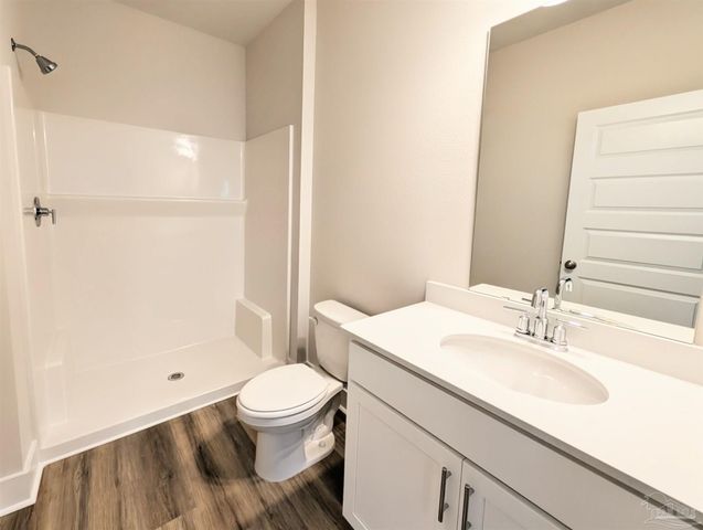 9907 Starling Dr, Pensacola, FL 32506