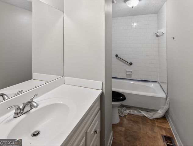 5350 Olde Street, Stone Mountain, GA 30088