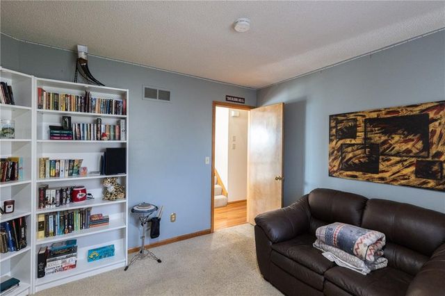 4711 Roundtree Court, Shawnee, KS 66226