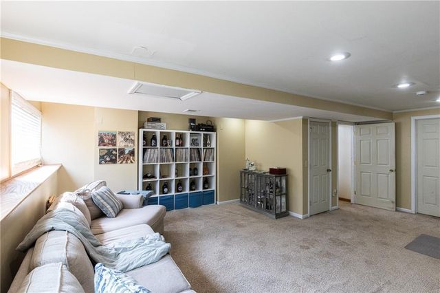 4711 Roundtree Court, Shawnee, KS 66226