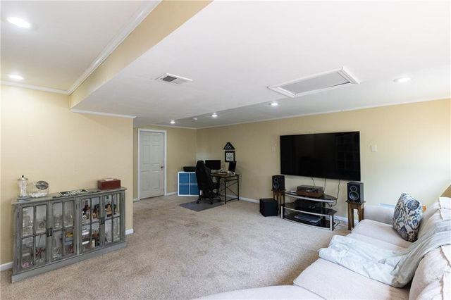 4711 Roundtree Court, Shawnee, KS 66226