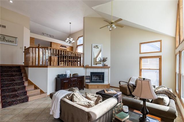 4711 Roundtree Court, Shawnee, KS 66226