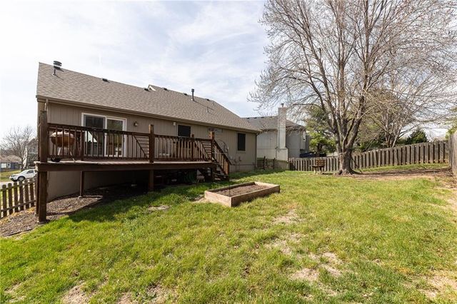 4711 Roundtree Court, Shawnee, KS 66226