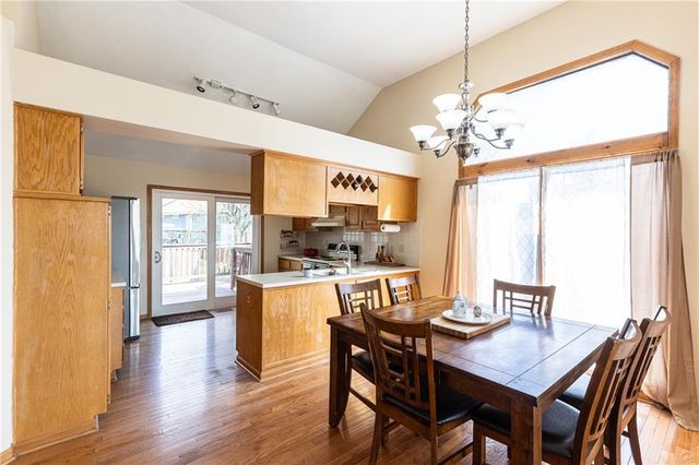 4711 Roundtree Court, Shawnee, KS 66226