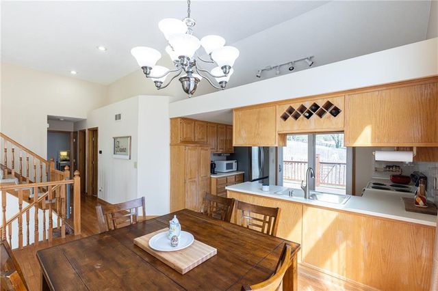 4711 Roundtree Court, Shawnee, KS 66226