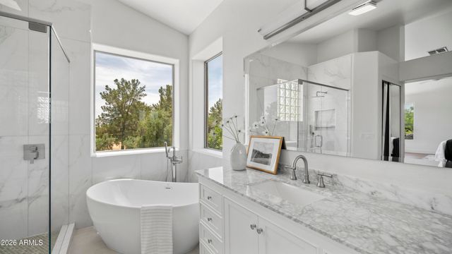 6639 E GELDING Drive, Scottsdale, AZ 85254