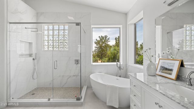 6639 E GELDING Drive, Scottsdale, AZ 85254