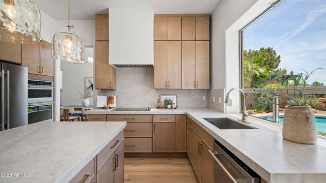 6639 E GELDING Drive, Scottsdale, AZ 85254