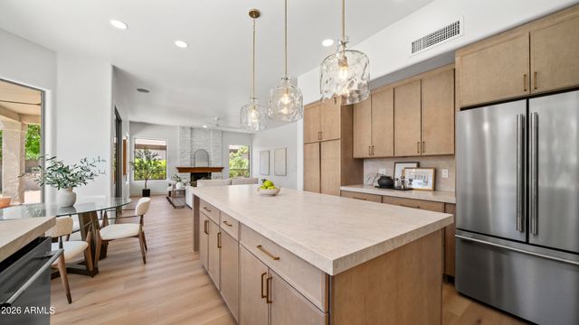 6639 E GELDING Drive, Scottsdale, AZ 85254