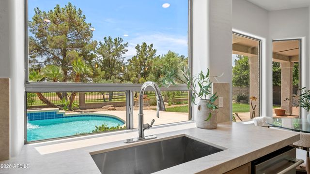 6639 E GELDING Drive, Scottsdale, AZ 85254