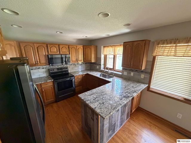2424 E Military Avenue, Fremont, NE 68025