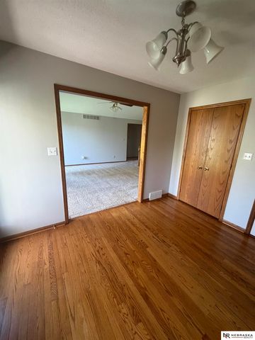 2424 E Military Avenue, Fremont, NE 68025