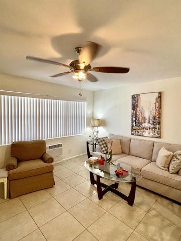 111 Kent G Street 111, West Palm Beach, FL 33417