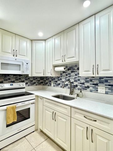 111 Kent G Street 111, West Palm Beach, FL 33417