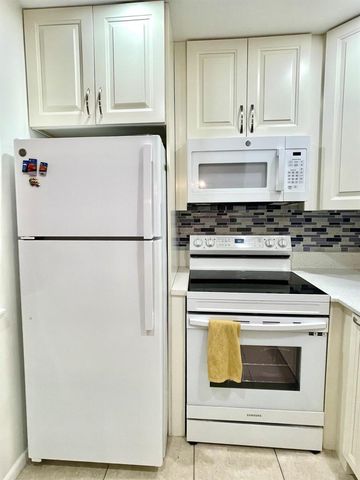 111 Kent G Street 111, West Palm Beach, FL 33417