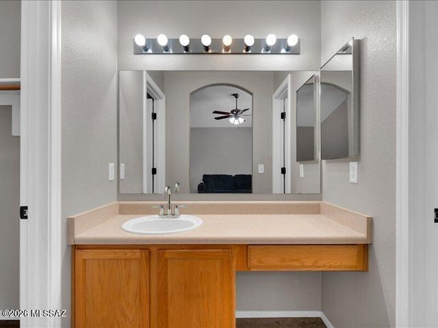 2818 W Medallion Drive, Tucson, AZ 85741
