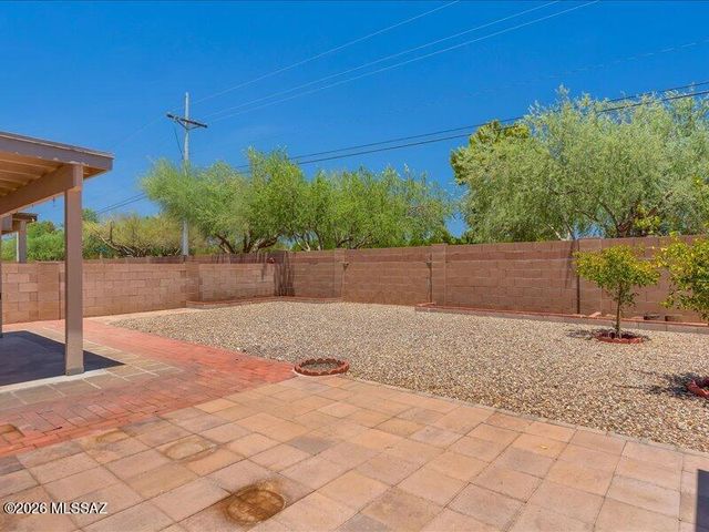 2818 W Medallion Drive, Tucson, AZ 85741
