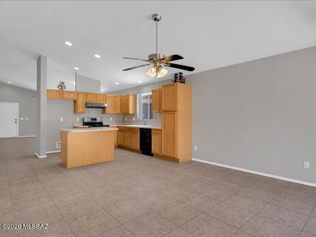 2818 W Medallion Drive, Tucson, AZ 85741