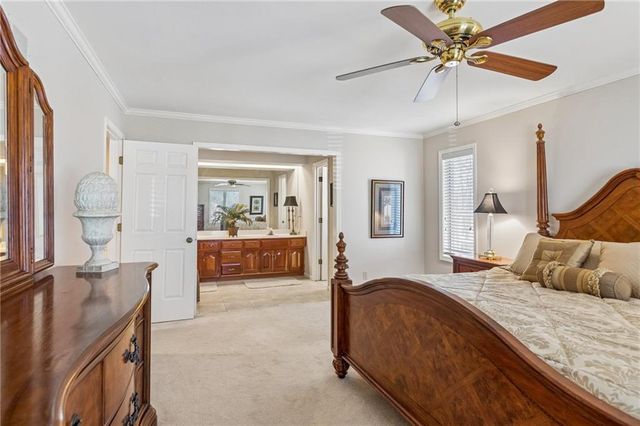 4433 NW Claymont Woods Drive, Gladstone, MO 64116