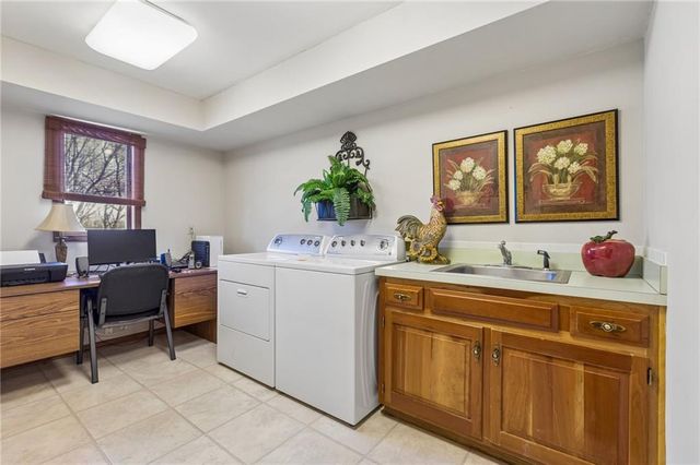 4433 NW Claymont Woods Drive, Gladstone, MO 64116