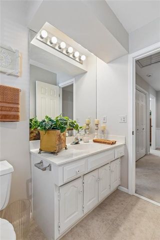 4433 NW Claymont Woods Drive, Gladstone, MO 64116