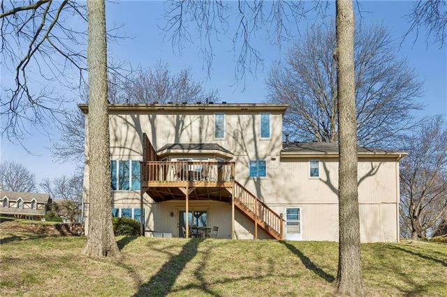 4433 NW Claymont Woods Drive, Gladstone, MO 64116