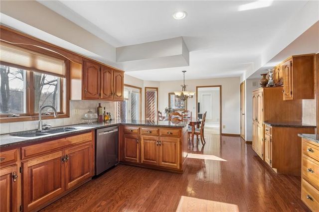 4433 NW Claymont Woods Drive, Gladstone, MO 64116