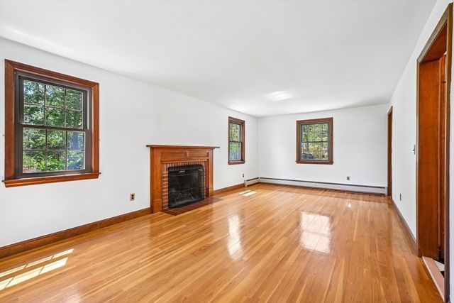 60 Wheeler Rd, Stow, MA 01775