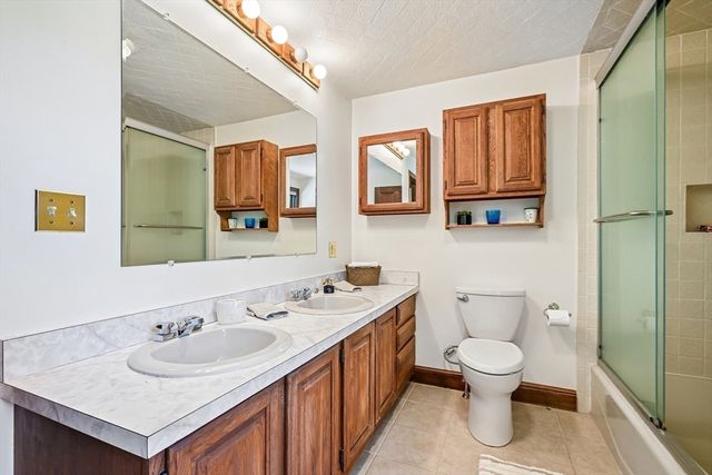 60 Wheeler Rd, Stow, MA 01775