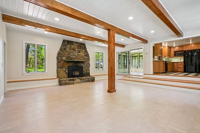 60 Wheeler Rd, Stow, MA 01775