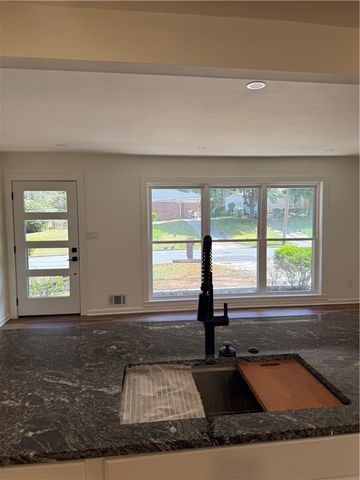 266 Simon Terrace NW, Atlanta, GA 30318