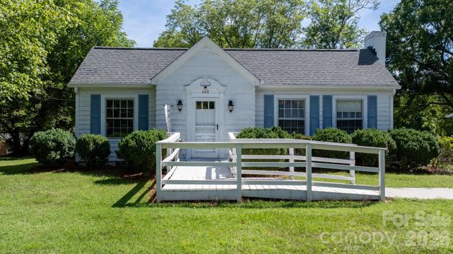 608 1st Street W, Conover, NC 28613