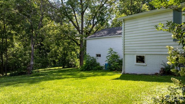 608 1st Street W, Conover, NC 28613