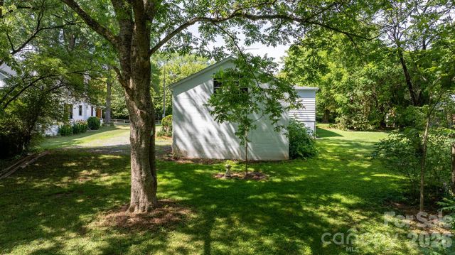 608 1st Street W, Conover, NC 28613
