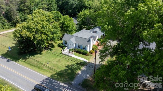 608 1st Street W, Conover, NC 28613