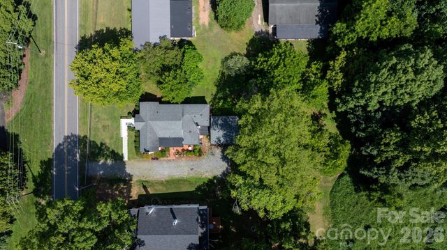 608 1st Street W, Conover, NC 28613
