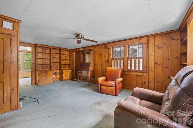 608 1st Street W, Conover, NC 28613