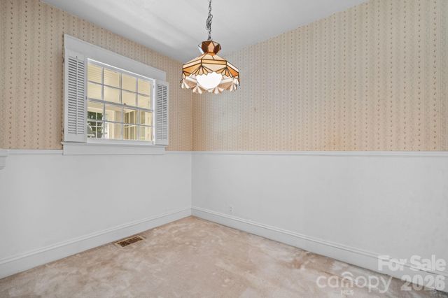608 1st Street W, Conover, NC 28613