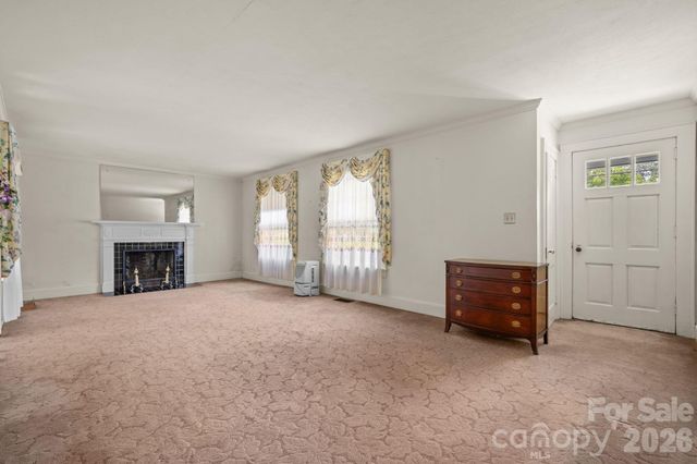 608 1st Street W, Conover, NC 28613