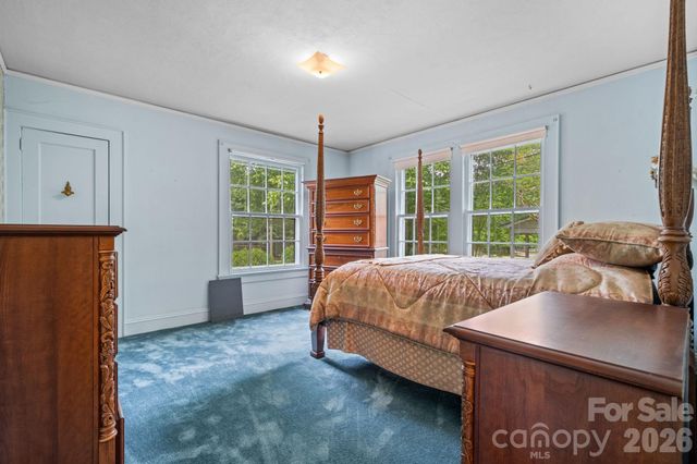 608 1st Street W, Conover, NC 28613