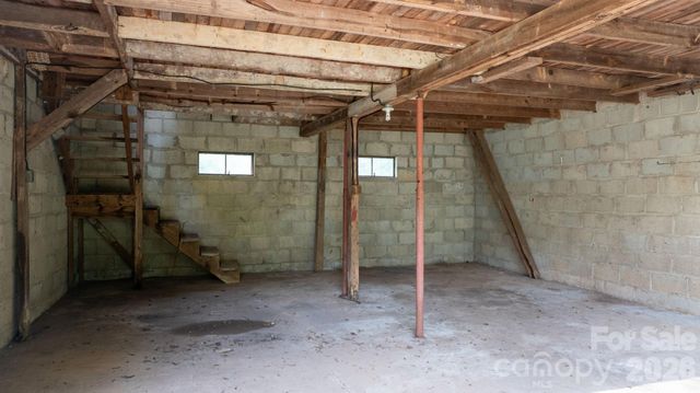 608 1st Street W, Conover, NC 28613