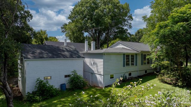 608 1st Street W, Conover, NC 28613